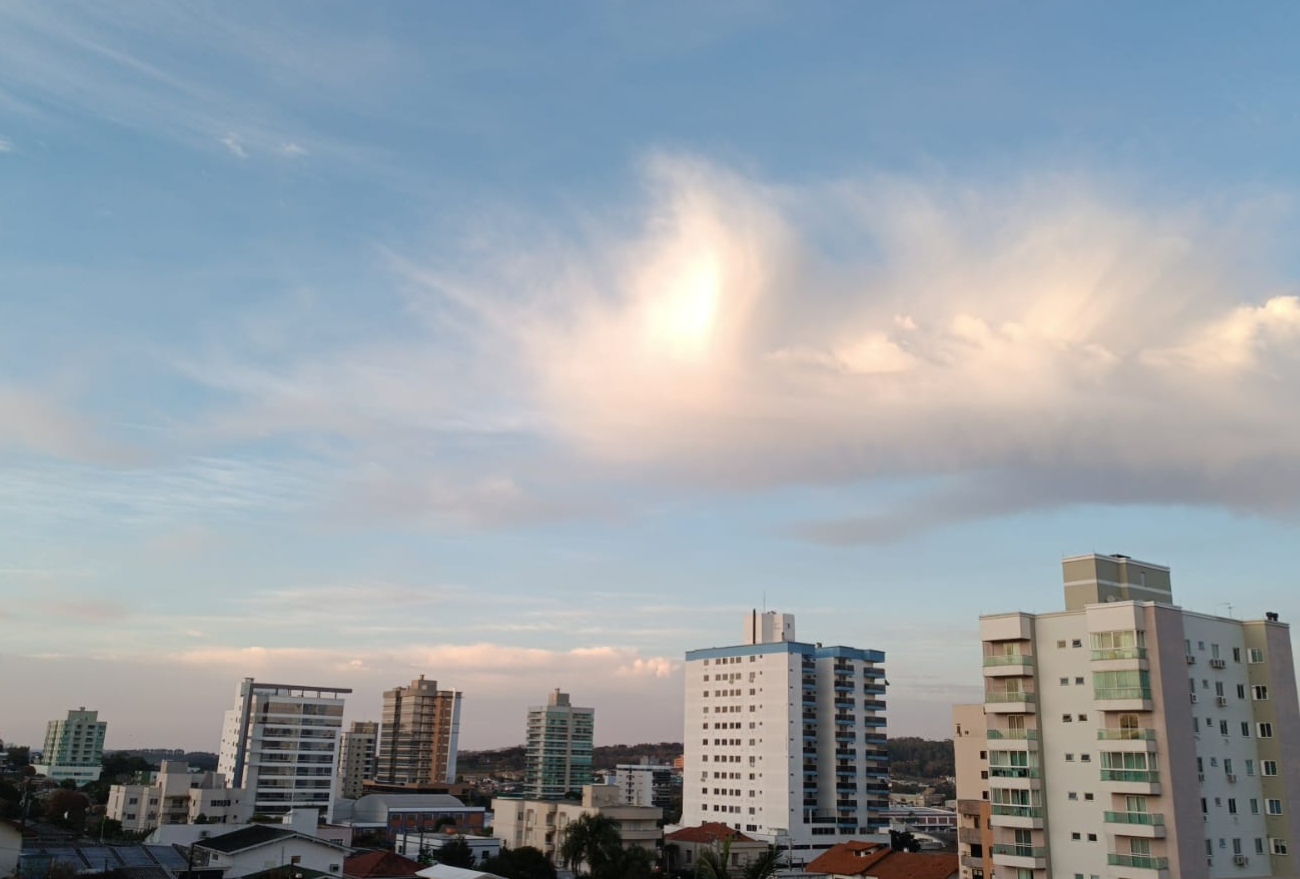 Sol com nuvens nesta sexta-feira (22) em Xaxim, confira!