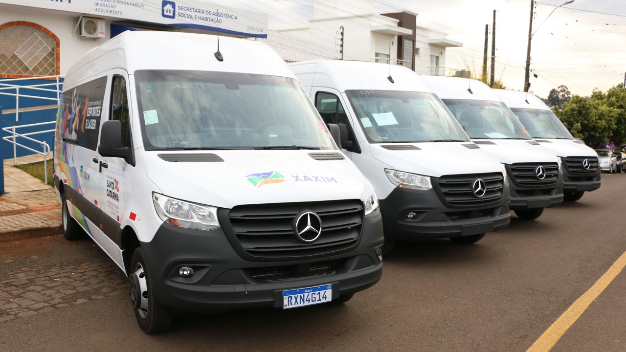 Prefeitura de Xaxim adquire quatro novas vans
